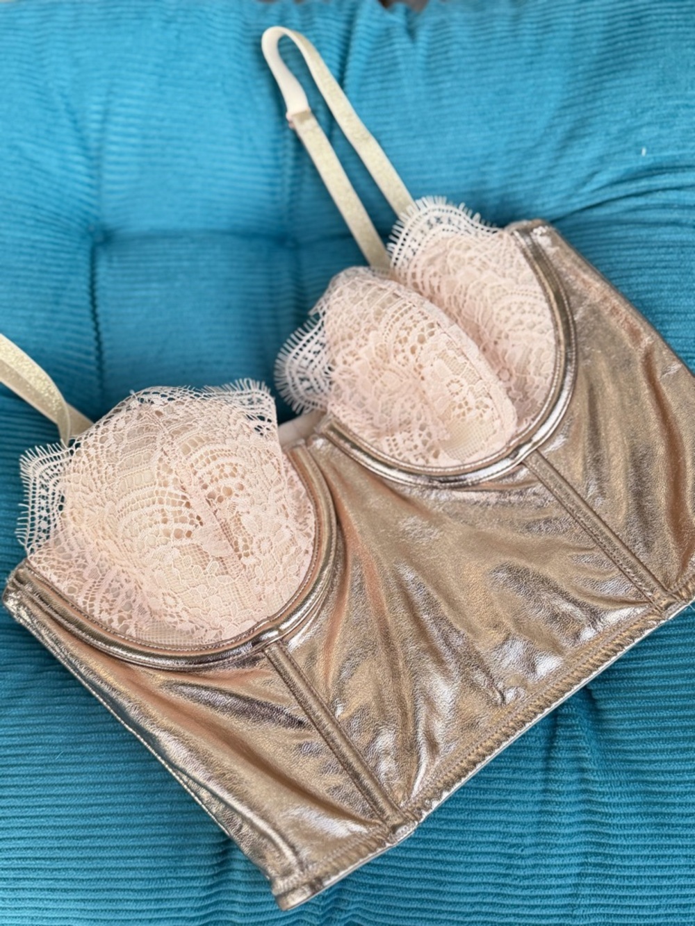 Victoria’s Secret rose gold bustier corset lace size: 34B metallic